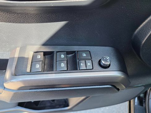 Used 2016 Toyota Tacoma TRD Sport AWD/4WD image 25