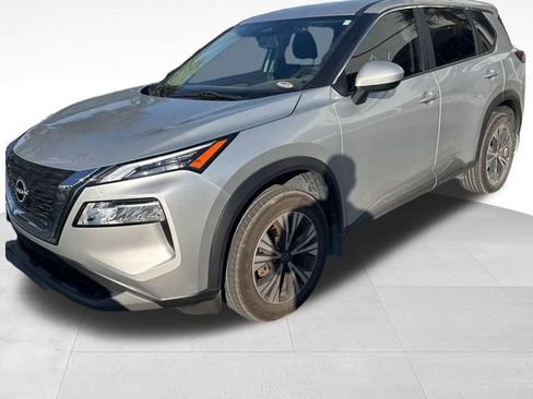 Used 2023 Nissan Rogue SV image 1
