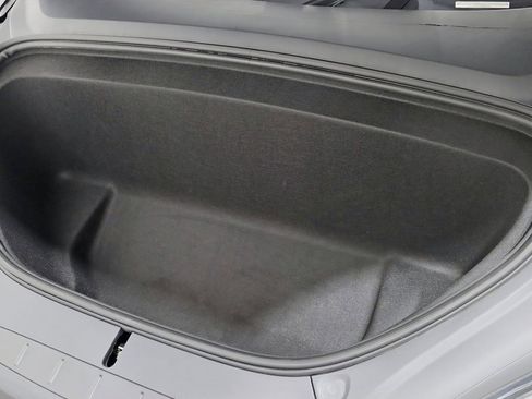 Used 2022 Tesla Model X image 39