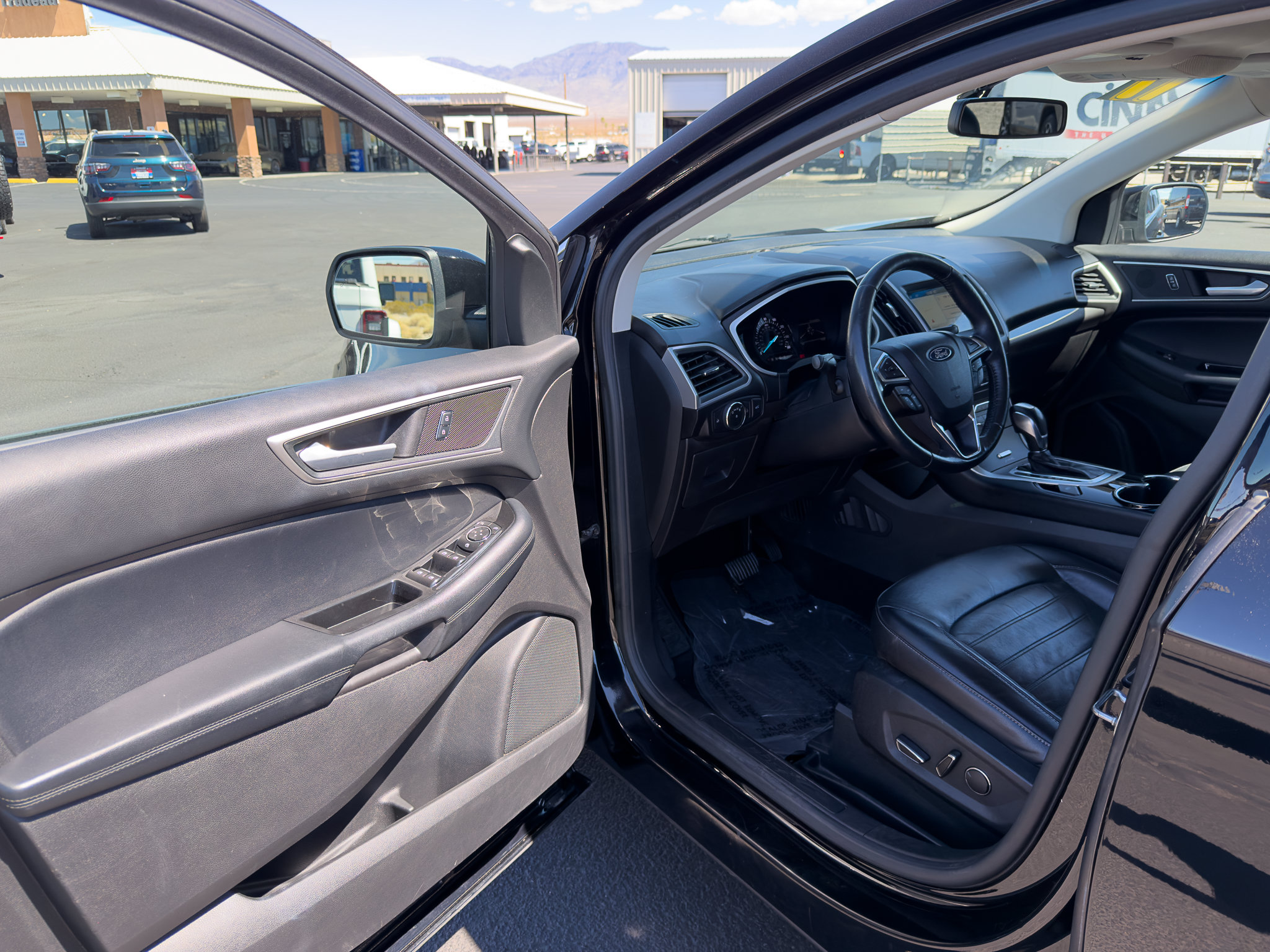 Used 2017 Ford Edge SEL w/ Equipment Group 201A FWD image 9