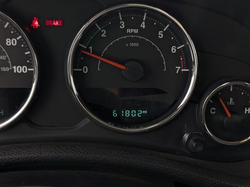 Used 2016 Jeep Wrangler Unlimited Sport w/ Connectivity Group image 11