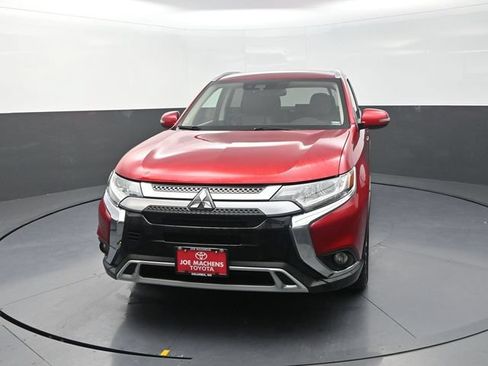 Used 2020 Mitsubishi Outlander SE AWD/4WD image 2