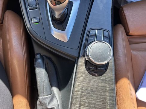 Used 2017 BMW 330i Gran Turismo xDrive image 25