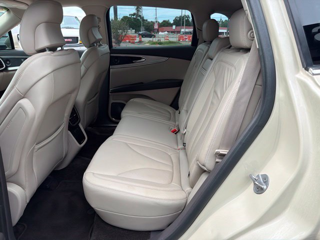Used 2016 Lincoln MKX Select FWD image 14