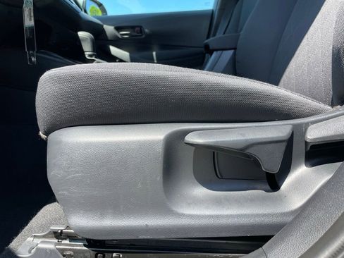 Used 2025 Toyota Corolla LE image 24