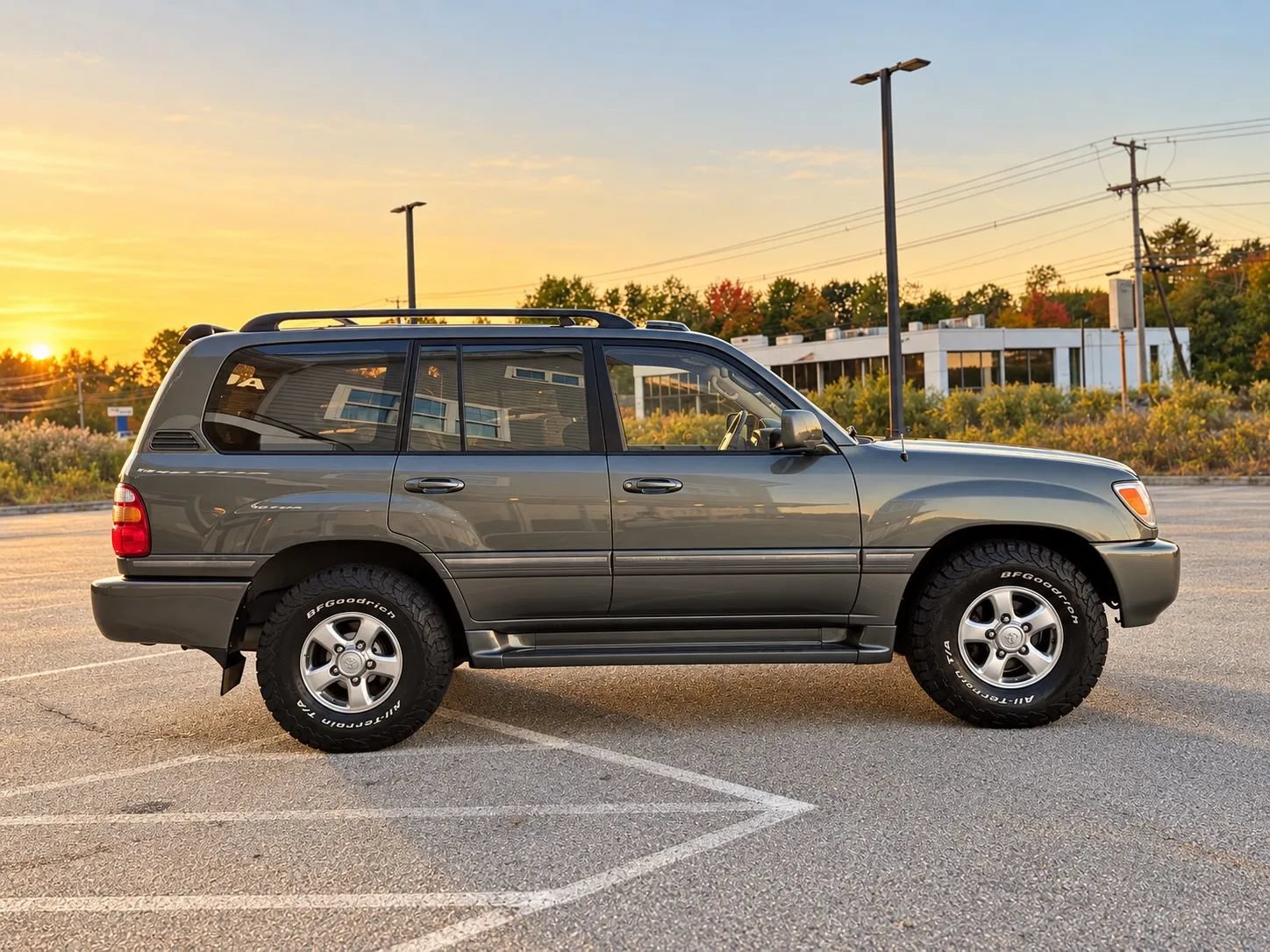 Used 2002 Toyota Land Cruiser w/ Convenience Pkg AWD/4WD image 10
