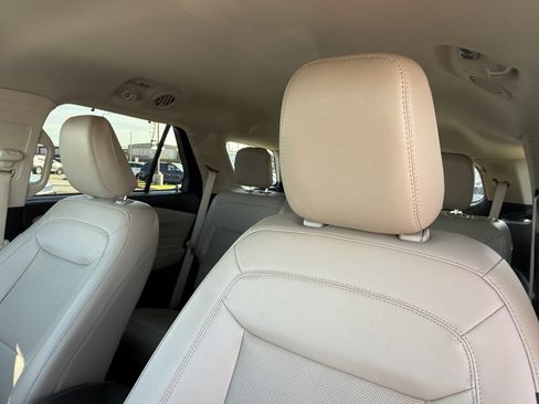 Used 2024 Ford Explorer Limited image 17