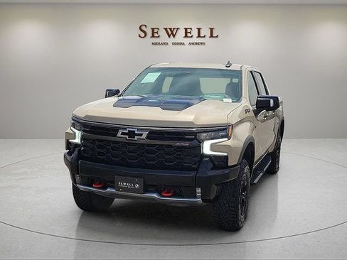 Used 2023 Chevrolet Silverado 1500 ZR2 w/ Technology Package AWD/4WD image 1