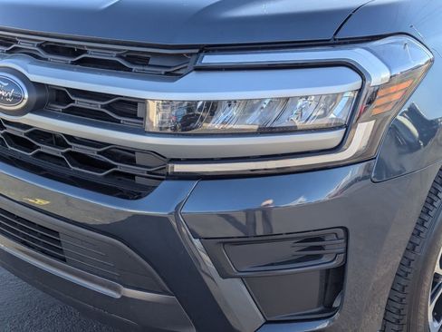 Used 2024 Ford Expedition XLT AWD/4WD image 12