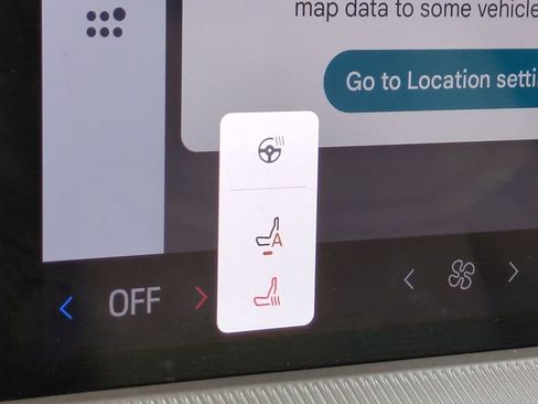 Used 2025 Ford Explorer Active w/ Active Comfort Package image 23