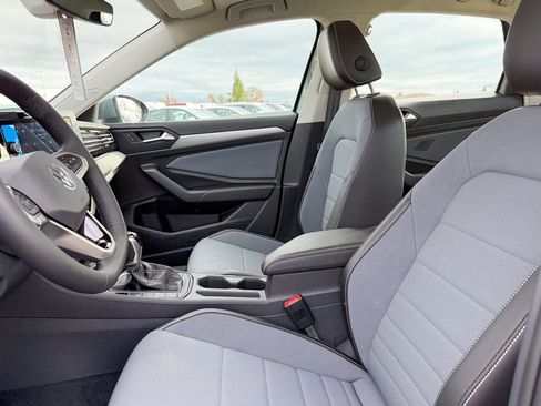 New 2026 Volkswagen Jetta SE image 12