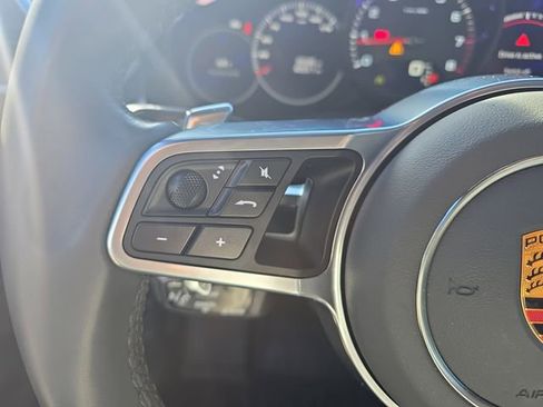 Used 2023 Porsche Cayenne Platinum Edition image 20