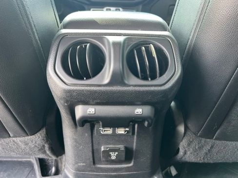 Used 2018 Jeep Wrangler Unlimited Sahara AWD/4WD image 18