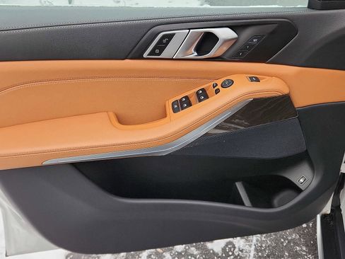 Certified 2022 BMW X5 xDrive45e image 12