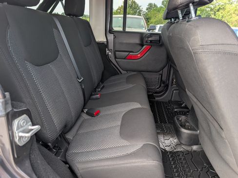 Used 2016 Jeep Wrangler Unlimited Sport AWD/4WD image 12