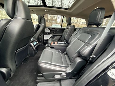 Used 2020 Lincoln Aviator Reserve w/ Equipment Group 202A image 25