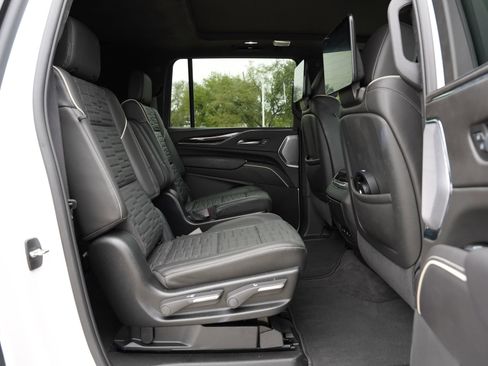 Certified 2024 Cadillac Escalade ESV Sport Platinum w/ LPO, ONYX Package image 25