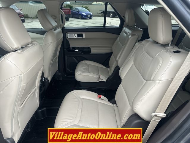 Used 2021 Ford Explorer Platinum w/ Equipment Group 601A AWD/4WD image 34