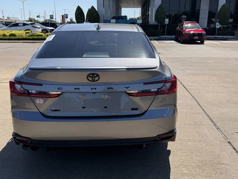 Used 2026 Toyota Camry SE w/ Convenience Package FWD image 6