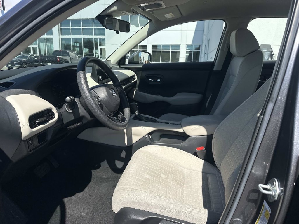 Used 2023 Honda HR-V LX image 16