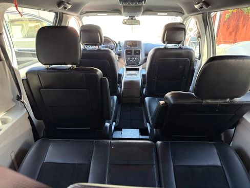 Used 2020 Dodge Grand Caravan SXT FWD image 13