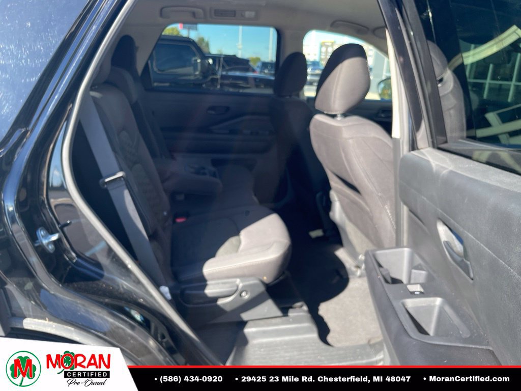 Used 2025 Nissan Pathfinder SV AWD/4WD image 19