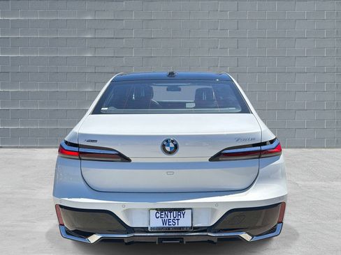 Used 2026 BMW 750e xDrive AWD/4WD image 4
