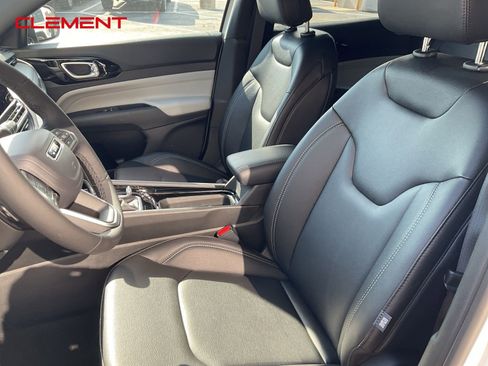 New 2026 Jeep Compass Limited image 14