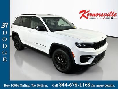 Used 2025 Jeep Grand Cherokee Altitude