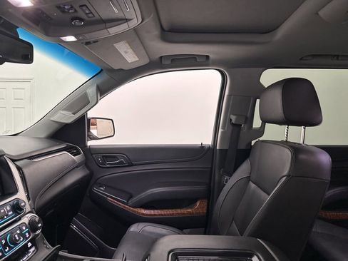 Used 2019 Chevrolet Suburban Premier image 34