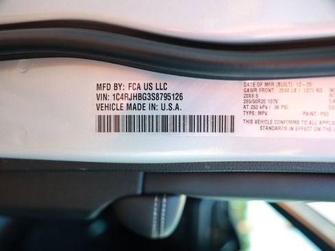 New 2025 Jeep Grand Cherokee Limited image 33