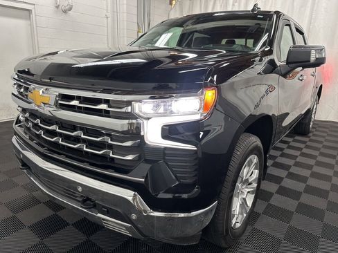 Used 2024 Chevrolet Silverado 1500 LTZ w/ LTZ Premium Package image 3