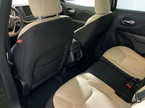 Used 2016 Jeep Cherokee 75th Anniversary FWD image 24