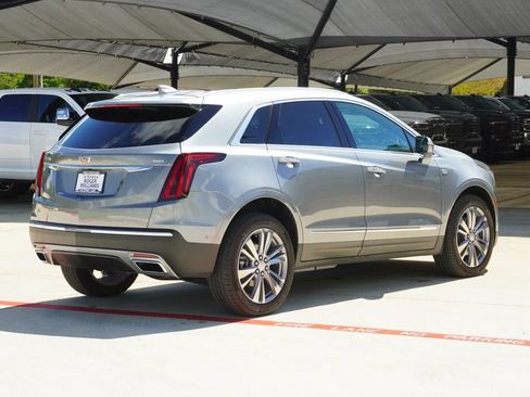 Used 2024 Cadillac XT5 Premium Luxury w/ Technology Package FWD image 5