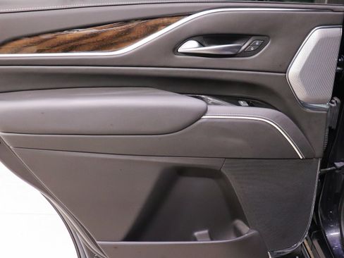 Certified 2023 Cadillac Escalade Sport Platinum w/ LPO, ONYX Package image 18