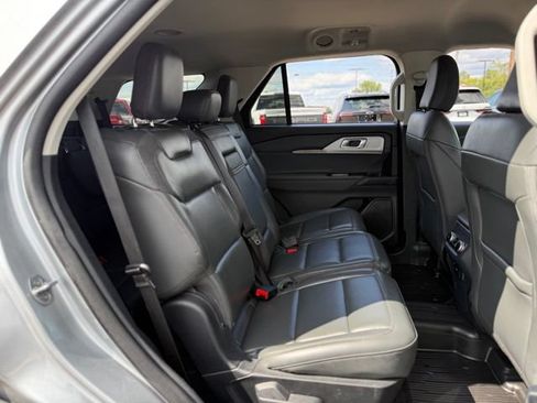Certified 2025 Ford Explorer Active w/ Active Comfort Package AWD/4WD image 18