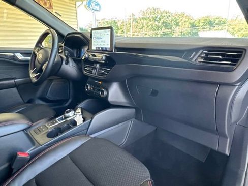 Used 2025 Ford Escape ST-Line Select AWD/4WD image 24