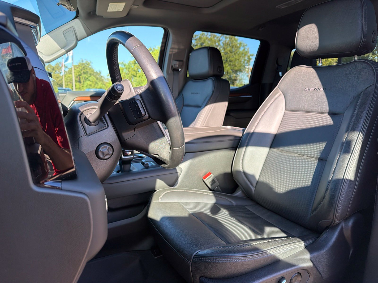 Used 2023 GMC Sierra 1500 Denali w/ Denali Reserve Package AWD/4WD image 8