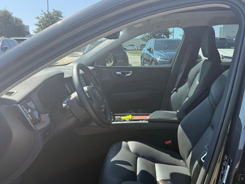 Used 2023 Volvo XC60 B5 Plus w/ Climate Package AWD/4WD image 18