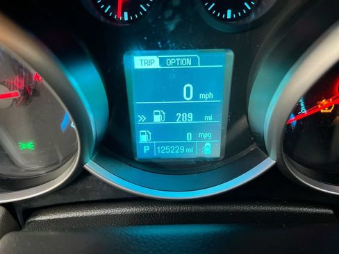 Used 2014 Chevrolet Cruze LS FWD image 13