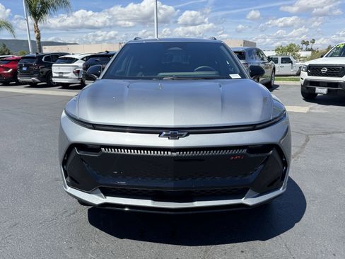 Used 2025 Chevrolet Equinox EV RS image 3
