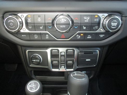 New 2026 Jeep Gladiator Sport image 27