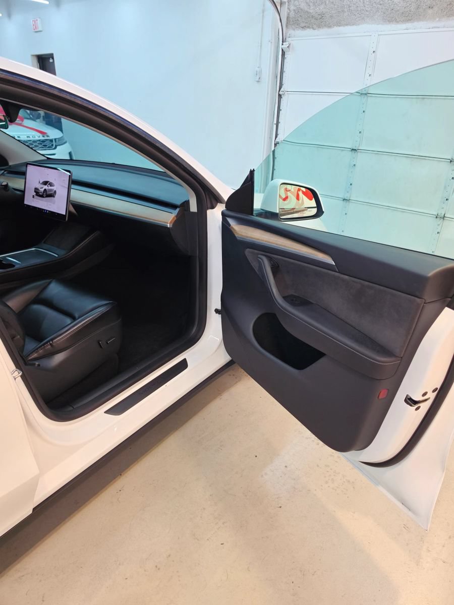 Used 2024 Tesla Model Y Long Range AWD/4WD image 21