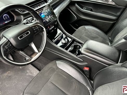 Used 2022 Jeep Grand Cherokee L Laredo image 10