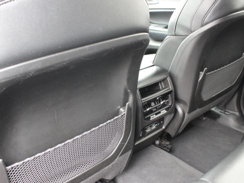 Used 2023 Jeep Grand Cherokee Limited image 13