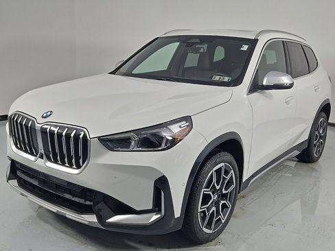 Certified 2024 BMW X1 xDrive28i w/ Technology Package image 3