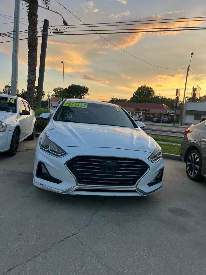 Used 2018 Hyundai Sonata SE FWD image 2