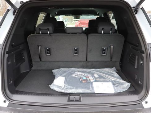 New 2026 Chevrolet Traverse LT w/ Midnight/Sport Edition AWD/4WD image 24