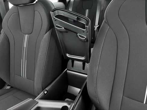 Certified 2025 Hyundai Elantra Sport FWD image 18