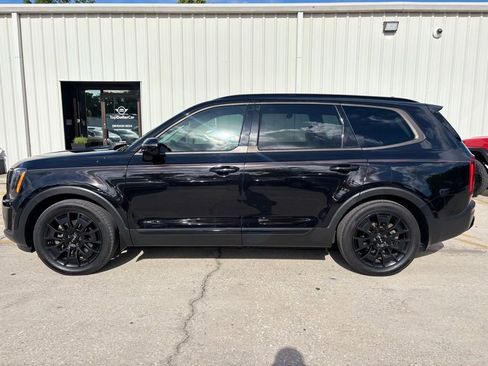 Used 2022 Kia Telluride SX w/ SX Prestige Package AWD/4WD image 2